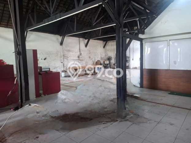 Disewakan Gudang komersial di Jatinegara luas bangunan 650m2 Disewakan Gudang komersial di Jatinegara luas bangunan 650m2