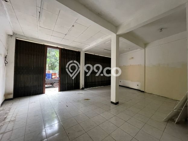 Ruko Disewa di Jakarta Timur dengan LB 209m2 Area Komersial Ramai Ruko Disewa di Jakarta Timur dengan LB 209m2 Area Komersial Ramai
