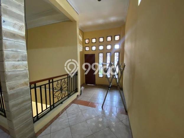 Rumah Strategis Minimalis Lb 212m2 di Duren Sawit, Jakarta Timur Rumah Strategis Minimalis Lb 212m2 di Duren Sawit, Jakarta Timur