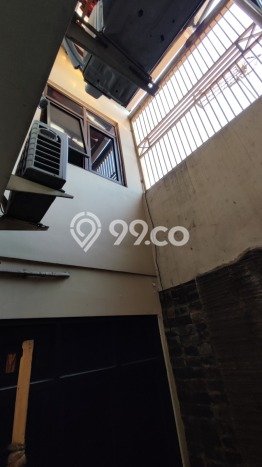 Siap Huni Rumah Mewah 10 Kamar di Gayungan Dekat ke Mana Pun Siap Huni Rumah Mewah 10 Kamar di Gayungan Dekat ke Mana Pun