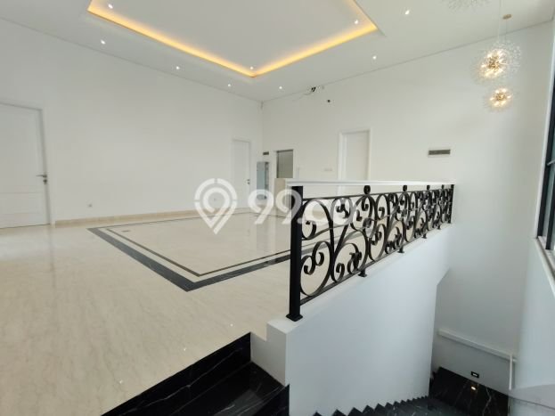 Rumah Area Strategis di Sentul, Bogor, Luas 420m2m² Bangunan 550m2m² Rumah Area Strategis di Sentul, Bogor, Luas 420m2m² Bangunan 550m2m²