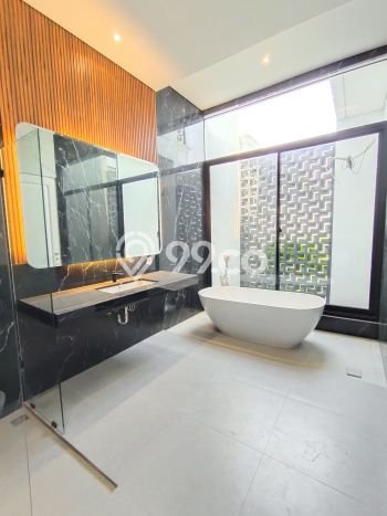 Rumah Area Strategis di Sentul, Bogor, Luas 420m2m² Bangunan 550m2m² Rumah Area Strategis di Sentul, Bogor, Luas 420m2m² Bangunan 550m2m²