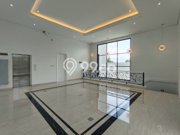 HOT PROPERTY! Rumah Strategis di Sentul City, Luas 420m2m² Bangunan 550m2m² HOT PROPERTY! Rumah Strategis di Sentul City, Luas 420m2m² Bangunan 550m2m²