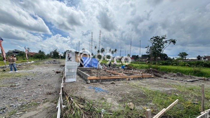 LOKASI TERBAIK! Vila Kawasan , Luas 232m2m², Lokasi Strategis dengan akses bagus LOKASI TERBAIK! Vila Kawasan , Luas 232m2m², Lokasi Strategis dengan akses bagus