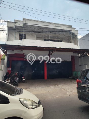 Unit Komersial Paling Strategis di Banjarsari Surakarta dengan LB 360m2 Unit Komersial Paling Strategis di Banjarsari Surakarta dengan LB 360m2