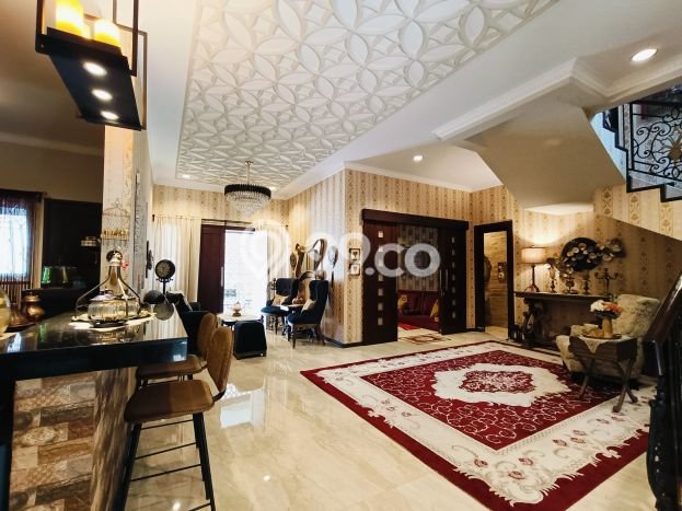 GOOD DEAL! Rumah Strategis area Gentan, Luas 187m² Bangunan 215m² GOOD DEAL! Rumah Strategis area Gentan, Luas 187m² Bangunan 215m²