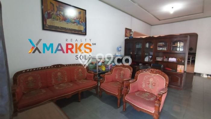 KESEMPATAN EMAS! Rumah area Serengan, Surakarta, Luas 281m2m² LB 350m2m² KESEMPATAN EMAS! Rumah area Serengan, Surakarta, Luas 281m2m² LB 350m2m²
