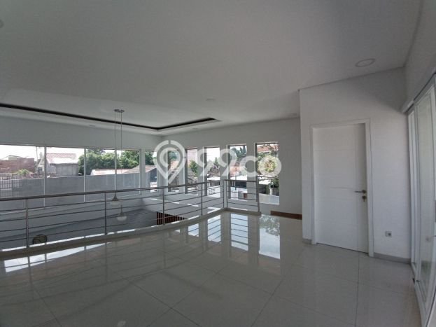 Rumah Menguntungkan di Serengan, Dekat Kawasan Bisnis, Surakarta - 3 Kamar Tidur Rumah Menguntungkan di Serengan, Dekat Kawasan Bisnis, Surakarta - 3 Kamar Tidur