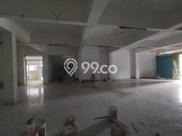 Unit Komersial Paling Strategis di Banjarsari Surakarta dengan LB 360m2 Unit Komersial Paling Strategis di Banjarsari Surakarta dengan LB 360m2