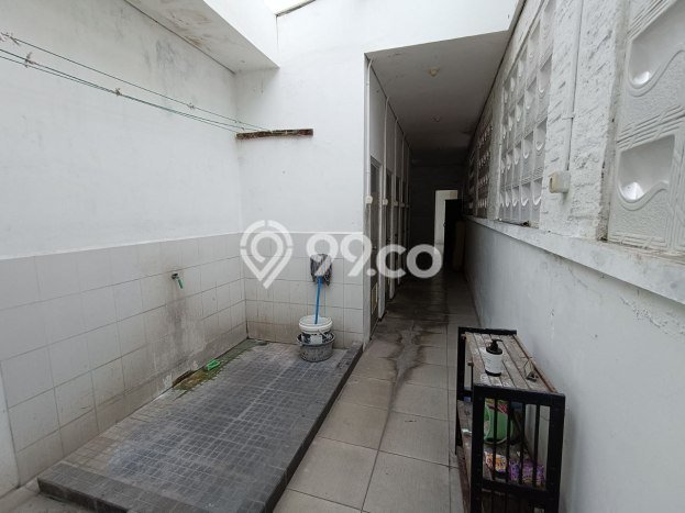 Rumah Kawasan Mojosongo, Luas 375m², Bangunan 425m² Rumah Kawasan Mojosongo, Luas 375m², Bangunan 425m²