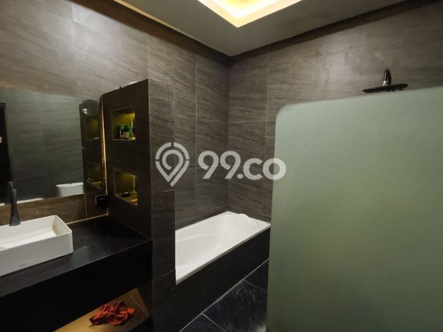 Rumah Kawasan Mojosongo, Luas 375m², Bangunan 425m² Rumah Kawasan Mojosongo, Luas 375m², Bangunan 425m²