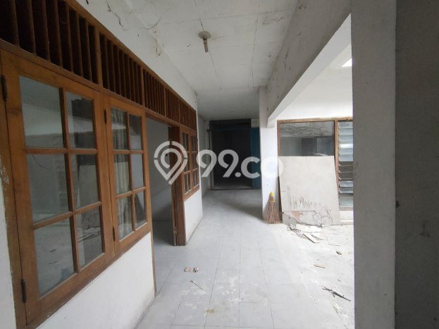 Unit Komersial Paling Strategis di Banjarsari Surakarta dengan LB 360m2 Unit Komersial Paling Strategis di Banjarsari Surakarta dengan LB 360m2