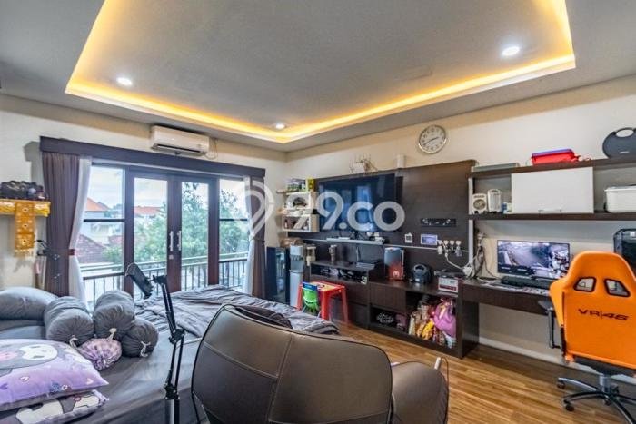 Hunian Mewah LB 200m2 Siap Huni Desain Elegan di Padangsambian , Denpasar Hunian Mewah LB 200m2 Siap Huni Desain Elegan di Padangsambian , Denpasar