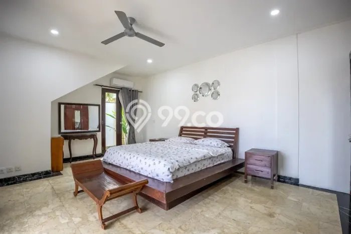 Vila Kawasan Kuta, Luas 553m², Cocok untuk tempat tinggal keluarga Vila Kawasan Kuta, Luas 553m², Cocok untuk tempat tinggal keluarga