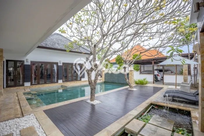 Vila Kawasan Kuta, Luas 553m², Cocok untuk tempat tinggal keluarga Vila Kawasan Kuta, Luas 553m², Cocok untuk tempat tinggal keluarga