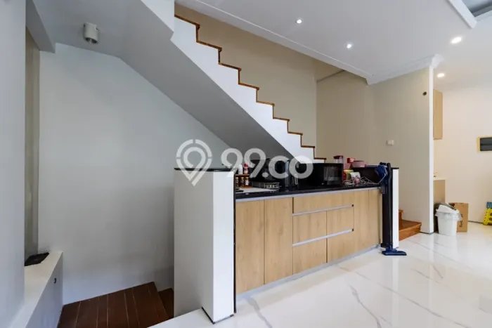 Rumah Lokasi Strategis di Denpasar Utara, Denpasar, LT 252m2m² Bangunan 375m2m² Rumah Lokasi Strategis di Denpasar Utara, Denpasar, LT 252m2m² Bangunan 375m2m²