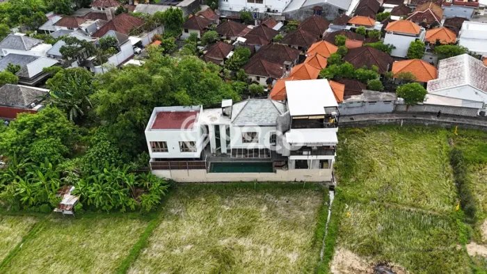 Dijual Segera! Vila di , Ukuran 305m2m², Posisi Strategis dekat dengan berbagai kebutuhan Dijual Segera! Vila di , Ukuran 305m2m², Posisi Strategis dekat dengan berbagai kebutuhan