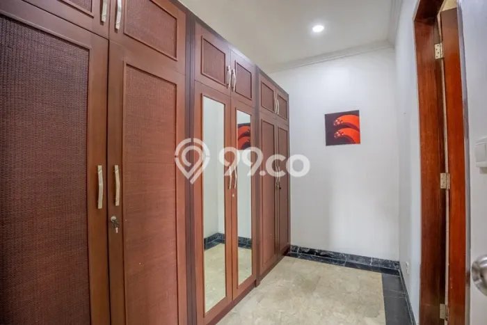 Vila Kawasan Kuta, Luas 553m², Cocok untuk tempat tinggal keluarga Vila Kawasan Kuta, Luas 553m², Cocok untuk tempat tinggal keluarga