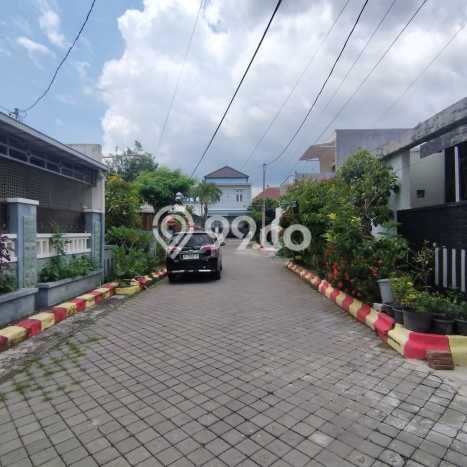 Lokasi terbaik! Rumah siap pakai disewakan di Colomadu LB 120m2 Lokasi terbaik! Rumah siap pakai disewakan di Colomadu LB 120m2