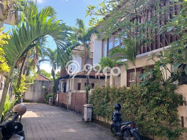Rumah Mewah LB 213m2 Siap Huni Desain Elegan di Panjer, Denpasar Rumah Mewah LB 213m2 Siap Huni Desain Elegan di Panjer, Denpasar