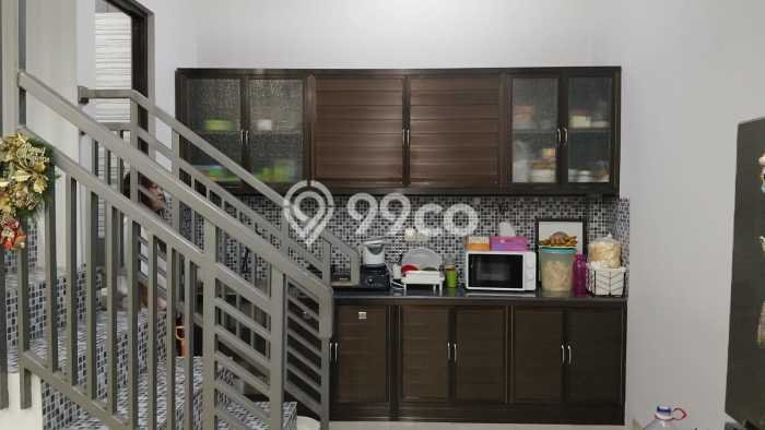Ruko Bagus LT 60m2 LB 180m2 Dijual di Banjarsari Surakarta Ruko Bagus LT 60m2 LB 180m2 Dijual di Banjarsari Surakarta