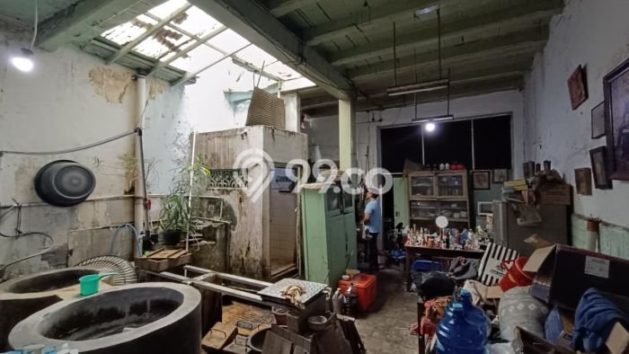 Ruko Dijual di Jebres Surakarta dengan LB 160m2 Ruko Dijual di Jebres Surakarta dengan LB 160m2