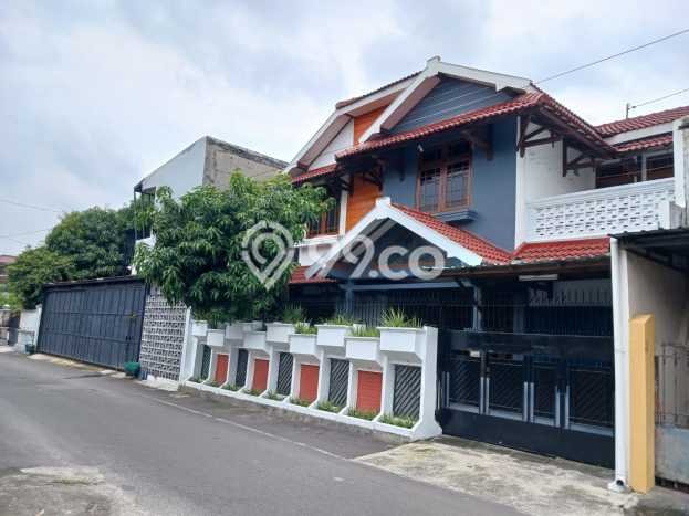 Rumah Strategis Modern Lb 150m2 di Laweyan, Surakarta Rumah Strategis Modern Lb 150m2 di Laweyan, Surakarta