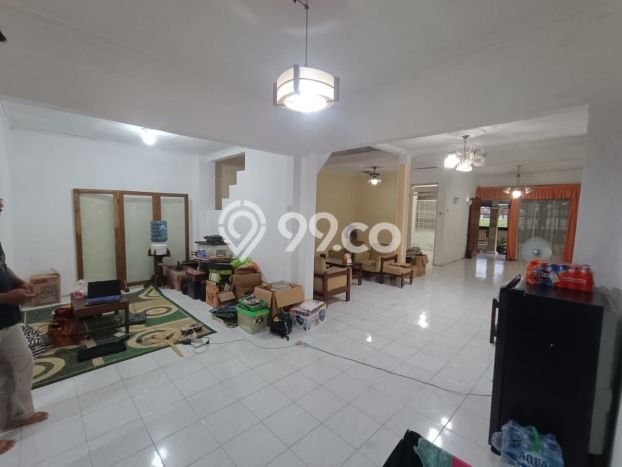 Hunian Cantik Modern Lb 300m2 di Banjarsari, Surakarta Hunian Cantik Modern Lb 300m2 di Banjarsari, Surakarta