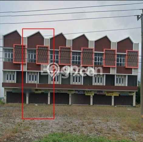 Disewakan Ruko komersial di Sragen luas bangunan 300m2 Disewakan Ruko komersial di Sragen luas bangunan 300m2