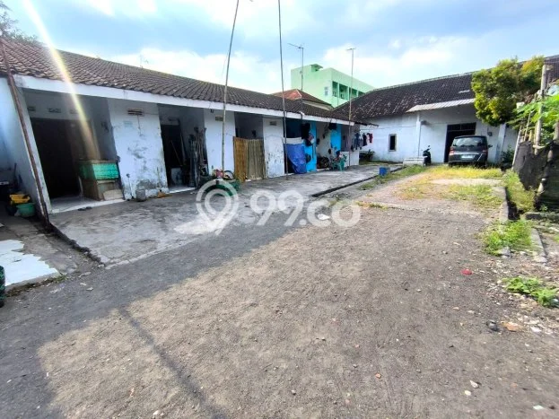 Hot Offer Hunian Mewah Ideal dan Luas di Pasar Kliwon, Surakarta Hot Offer Hunian Mewah Ideal dan Luas di Pasar Kliwon, Surakarta