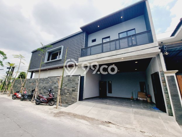 Hunian Mewah Siap Huni LT 200m2 di Banjarsari, Solo Hunian Mewah Siap Huni LT 200m2 di Banjarsari, Solo