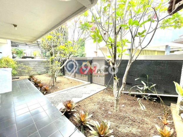 Rumah Luxury Modern Tanpa Renovasi di Buah Batu Bandung Rumah Luxury Modern Tanpa Renovasi di Buah Batu Bandung