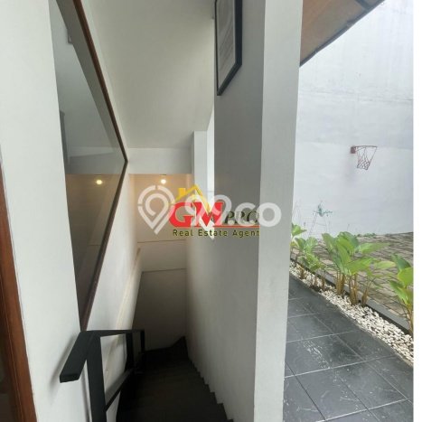 Rumah Elit LB 140m2 Siap Pakai Desain Elegan di Setra Duta, Bandung Rumah Elit LB 140m2 Siap Pakai Desain Elegan di Setra Duta, Bandung