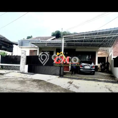 Rumah Elit Modern Tanpa Renovasi di Gunung Batu Bandung Rumah Elit Modern Tanpa Renovasi di Gunung Batu Bandung