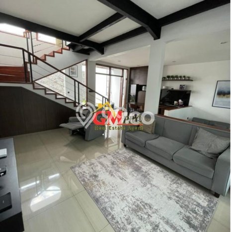Rumah Elit LB 140m2 Siap Pakai Desain Elegan di Setra Duta, Bandung Rumah Elit LB 140m2 Siap Pakai Desain Elegan di Setra Duta, Bandung