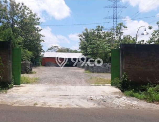 Lokasi Strategis! Dijual Gudang Bisnis di Jumantono, Karanganyar Kondisi Bagus Lokasi Strategis! Dijual Gudang Bisnis di Jumantono, Karanganyar Kondisi Bagus
