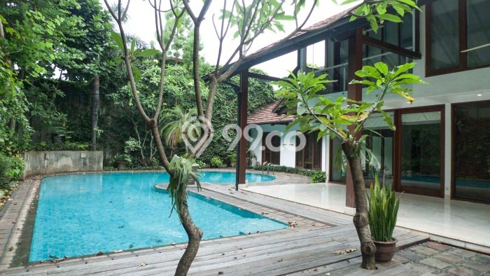 Ready to Use! Premium House LT 1000m2 Desain Elegan di Kemang Ready to Use! Premium House LT 1000m2 Desain Elegan di Kemang