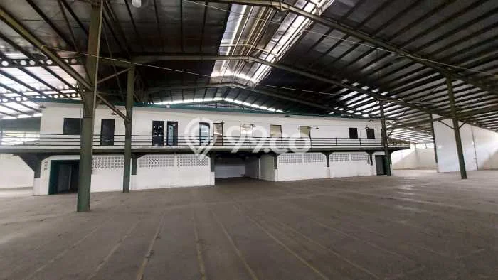 Unit Gudang disewakan di Kelapa Gading Jakarta Utara dengan LT 2600m2 / LB 2600m2 Unit Gudang disewakan di Kelapa Gading Jakarta Utara dengan LT 2600m2 / LB 2600m2
