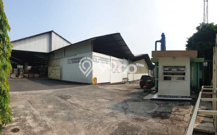 Unit Gudang Disewakan di Narogong di Area Ramai & Strategis Unit Gudang Disewakan di Narogong di Area Ramai & Strategis