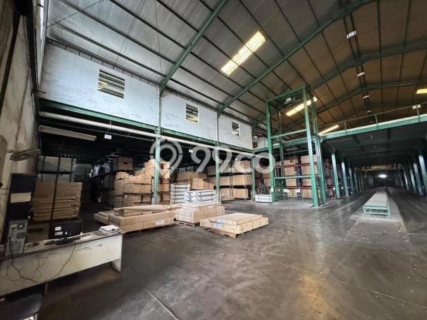Gudang disewakan di Jati Uwung Tangerang dengan luas bangunan 8280m2 Gudang disewakan di Jati Uwung Tangerang dengan luas bangunan 8280m2