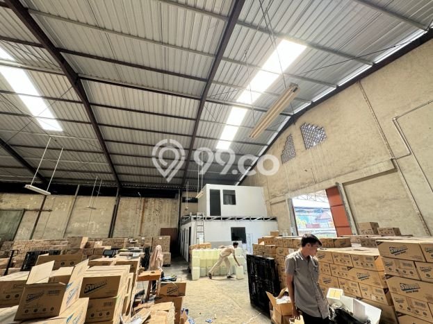 Unit Gudang Disewakan di Batu Ceper di Area Ramai & Strategis Unit Gudang Disewakan di Batu Ceper di Area Ramai & Strategis