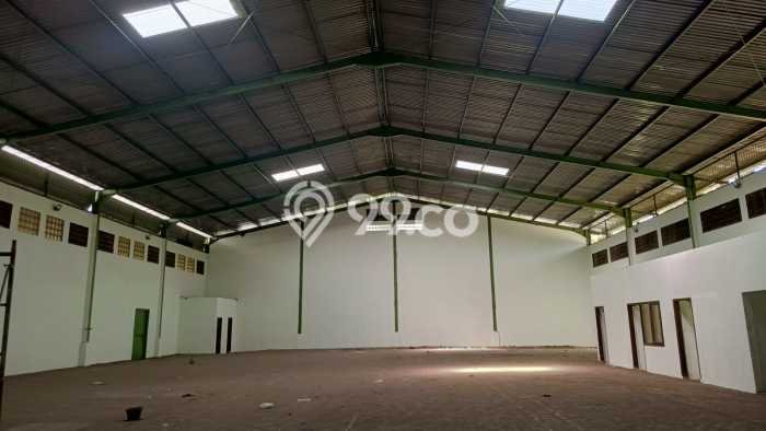 Unit Gudang Disewa Lokasi Karawaci, Tangerang Spesifikasi Luas Bangunan 1500m2 Unit Gudang Disewa Lokasi Karawaci, Tangerang Spesifikasi Luas Bangunan 1500m2