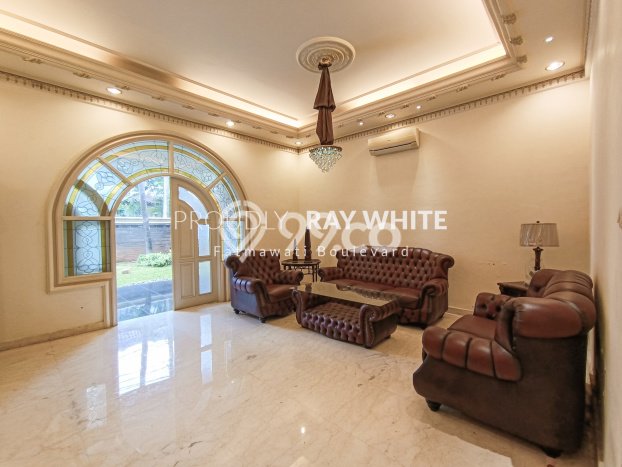Rumah Elit LB 700m2 Siap Huni Desain Elegan di Kemang, Jakarta Selatan Rumah Elit LB 700m2 Siap Huni Desain Elegan di Kemang, Jakarta Selatan