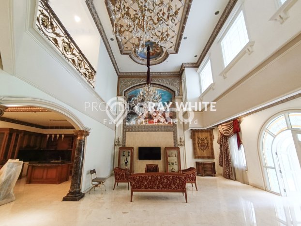 Rumah Elit LB 700m2 Siap Huni Desain Elegan di Kemang, Jakarta Selatan Rumah Elit LB 700m2 Siap Huni Desain Elegan di Kemang, Jakarta Selatan
