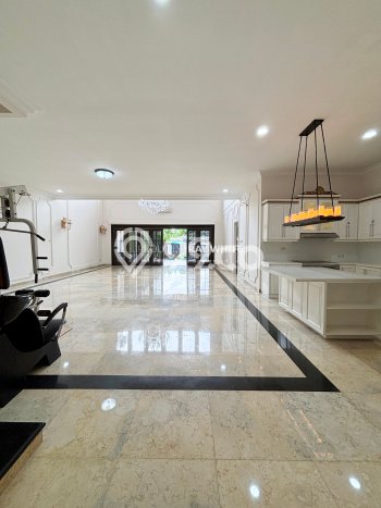 Hunian Ideal dengan LT 691m2 & LB 576m2 Dikontrakkan di Kemang Hunian Ideal dengan LT 691m2 & LB 576m2 Dikontrakkan di Kemang