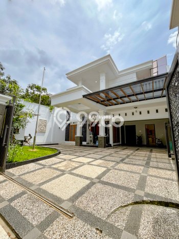 Hunian Ideal dengan LT 691m2 & LB 576m2 Dikontrakkan di Kemang Hunian Ideal dengan LT 691m2 & LB 576m2 Dikontrakkan di Kemang