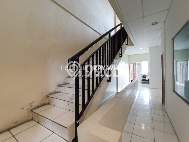 Ruko Bagus Dijual LB 210m2 Lokasi Strategis Jakarta Selatan Area Cocok untuk Berbisnis Ruko Bagus Dijual LB 210m2 Lokasi Strategis Jakarta Selatan Area Cocok untuk Berbisnis