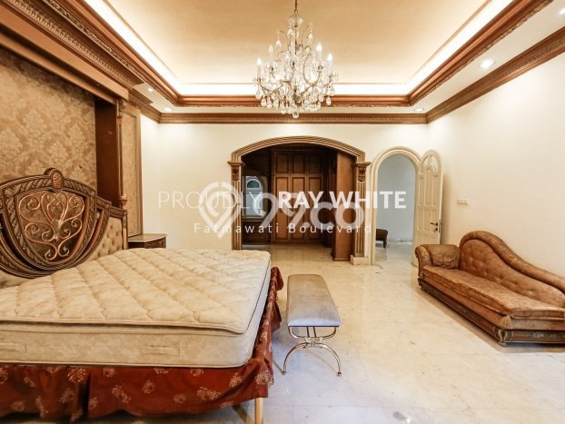 Rumah Elit LB 700m2 Siap Huni Desain Elegan di Kemang, Jakarta Selatan Rumah Elit LB 700m2 Siap Huni Desain Elegan di Kemang, Jakarta Selatan