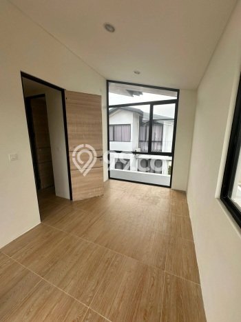 For Sale Hunian Rumah Terawat 2 KT di Summarecon Tangerang, Tangerang For Sale Hunian Rumah Terawat 2 KT di Summarecon Tangerang, Tangerang