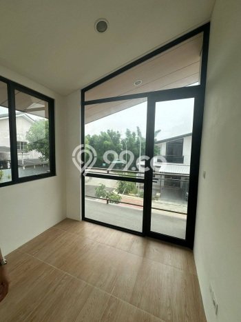 For Sale Hunian Rumah Terawat 2 KT di Summarecon Tangerang, Tangerang For Sale Hunian Rumah Terawat 2 KT di Summarecon Tangerang, Tangerang